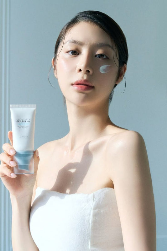 SKIN1004 Madagascar Centella Hyalu-cica Water-Fit Sun Serum - Bloqueador Coreano con Centella y Ácido Hialurónico