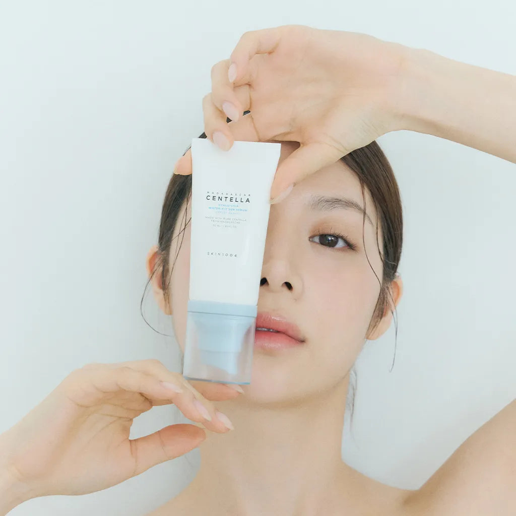 SKIN1004 Madagascar Centella Hyalu-cica Water-Fit Sun Serum - Bloqueador Coreano con Centella y Ácido Hialurónico